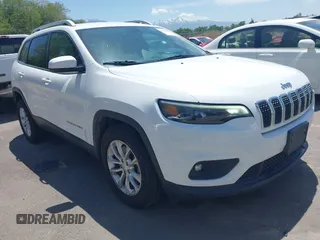 2019 Jeep Cherokee Latitude z VIN 1C4PJMCB1KD228813, wystawiony jako IAAI lot #42290448 z przebiegiem 82 657 mil mil oraz . Historia ofert i sprzedaży dostępna na DreamBid. Obrazek 1.