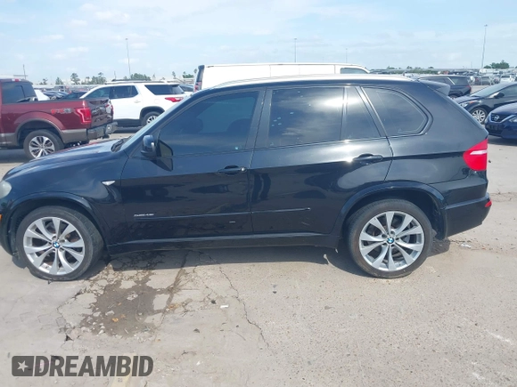 2010 BMW X5 z VIN 5UXFE8C52AL311929, wystawiony jako IAAI lot #42029162 z przebiegiem 182 369 mil mil oraz . Historia ofert i sprzedaży dostępna na DreamBid. Obrazek 14.