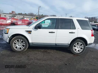 2008 Land Rover LR2 SE z VIN SALFS24N18H044567, wystawiony jako IAAI lot #41863429 z przebiegiem 156 669 mil mil oraz . Historia ofert i sprzedaży dostępna na DreamBid. Obrazek 14.