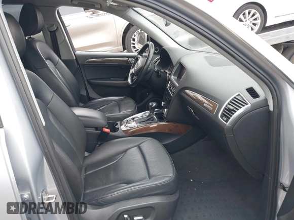 2016 Audi Q5 Premium Plus with VIN WA1L2AFP2GA090770, listed as a IAAI auction lot 41905423 with 252,304 mi miles. Bid and sale history available at carsss.com. Image 5.