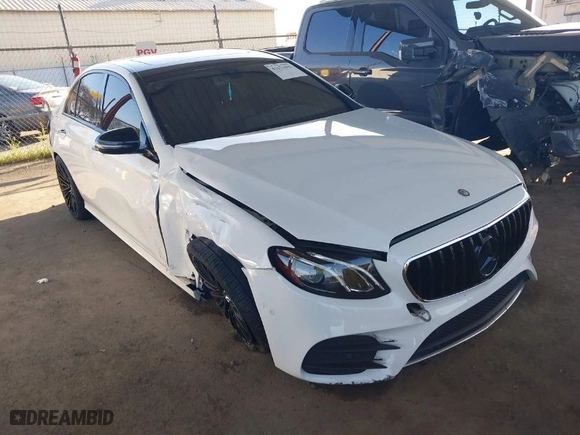 2017 Mercedes-Benz E-Class E 300 Luxury with VIN WDDZF4JB1HA095984, listed as a IAAI auction lot 41671091 with 121,898 mi miles. Bid and sale history available at carsss.com. Image 1.