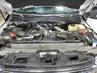 2019 Ford F-350 XL z VIN 1FT8W3BT4KEC28891, wystawiony jako Copart lot #57335125 z przebiegiem 110 495 mil mil oraz Szkoda całkowita • Salvage title. Historia ofert i sprzedaży dostępna na DreamBid. Obrazek 11.