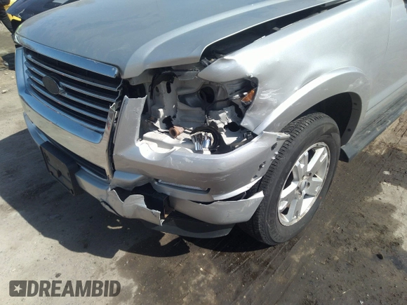 2009 Ford Explorer XLT with VIN 1FMEU73869UA17990, listed as a IAAI auction lot 41787675 with 198,364 mi miles. Bid and sale history available at carsss.com. Image 6.