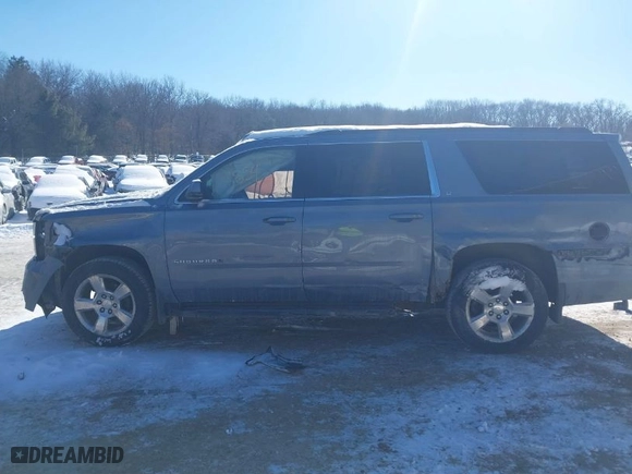2016 Chevrolet Suburban LT with VIN 1GNSKHKC3GR274430, listed as a IAAI auction lot 41463854 with 157,035 mi miles. Bid and sale history available at carsss.com. Image 14.