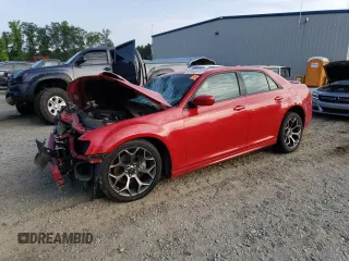 2015 Chrysler 300 S z VIN 2C3CCABT5FH743408, wystawiony jako Copart lot #62085374 z przebiegiem Nie podano mil oraz Szkoda całkowita • Salvage title. Historia ofert i sprzedaży dostępna na DreamBid. Obrazek 1.