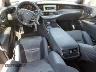 2018 Lexus LS 500 z VIN JTHB51FF6J5000356, wystawiony jako Copart lot #56917685 z przebiegiem 27 590 mil mil oraz Tytuł czysty. Historia ofert i sprzedaży dostępna na DreamBid. Obrazek 8.