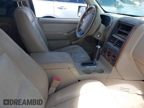2006 Ford Explorer Eddie Bauer z VIN 1FMEU64E26UB69159, wystawiony jako IAAI lot #41872993 z przebiegiem 180 739 mil mil oraz . Historia ofert i sprzedaży dostępna na DreamBid. Obrazek 5.