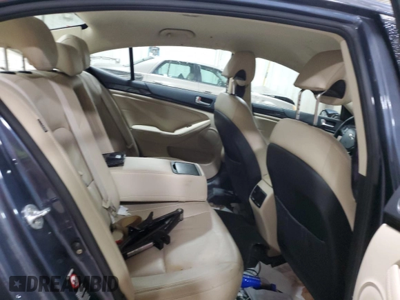 2014 Kia Cadenza Premium with VIN KNALN4D77E5134637, listed as a Copart auction lot 83907434 with 141,104 mi miles and Salvage Title. Bid and sale history available at carsss.com. Image 10.
