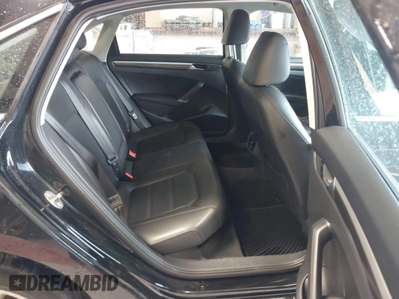 2016 Volkswagen Passat SE z VIN 1VWBT7A38GC010301, wystawiony jako IAAI lot #42316812 z przebiegiem 154 618 mil mil oraz . Historia ofert i sprzedaży dostępna na DreamBid. Obrazek 8.