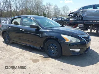 2015 Nissan Altima 2.5 S with VIN 1N4AL3AP8FC109568, listed as a IAAI auction lot 41963422 with 172,158 mi miles. Bid and sale history available at carsss.com. Image 1.