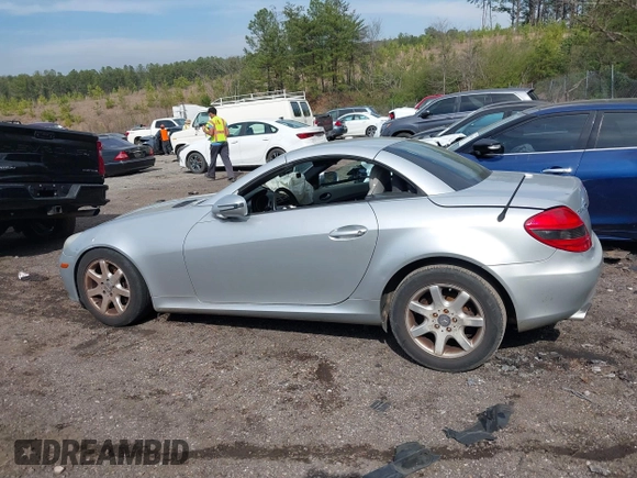 2009 Mercedes-Benz SLK-Class 3.0L with VIN WDBWK54F69F190007, listed as a IAAI auction lot 41775603 with 131,703 mi miles. Bid and sale history available at carsss.com. Image 14.