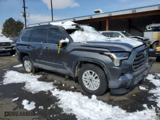 2023 Toyota Sequoia SR5 with VIN 7SVAAABA4PX019994, listed as a Copart auction lot 45937525 with 39,421 mi miles and Salvage Title. Bid and sale history available at carsss.com. Image 4.