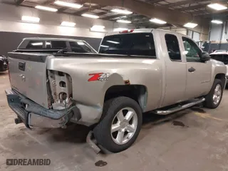 2007 Chevrolet Silverado 1500 LT w/1LT with VIN 1GCEK19C17Z553328, listed as a IAAI auction lot 41981500 with NaN miles. Bid and sale history available at carsss.com. Image 6.