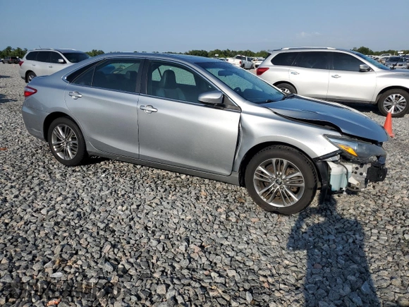 2015 Toyota Camry XLE z VIN 4T1BF1FK6FU058827, wystawiony jako Copart lot #56230185 z przebiegiem 202 052 mil mil oraz Szkoda całkowita • Salvage title. Historia ofert i sprzedaży dostępna na DreamBid. Obrazek 4.