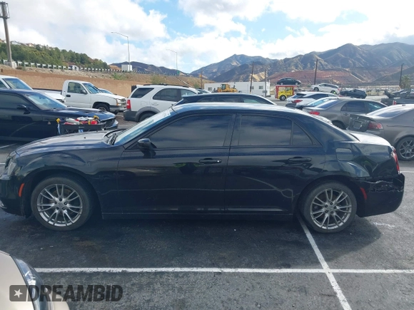 2018 Chrysler 300 with VIN 2C3CCABGXJH239934, listed as a IAAI auction lot 41517944 with 140,699 mi miles. Bid and sale history available at carsss.com. Image 14.