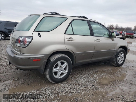 2000 Lexus RX 300 with VIN JT6HF10U6Y0138235, listed as a Copart auction lot 82230484 with 241,203 mi miles and Salvage Title. Bid and sale history available at carsss.com. Image 3.