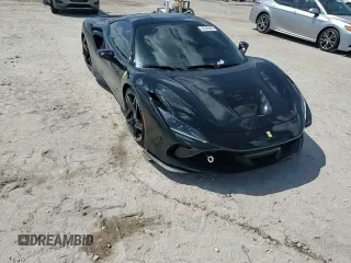 2021 Ferrari F8 z VIN ZFF92LLA8M0268230, wystawiony jako Copart lot #50326925 z przebiegiem 18 802 mil mil oraz Szkoda całkowita • Salvage title. Historia ofert i sprzedaży dostępna na DreamBid. Obrazek 13.