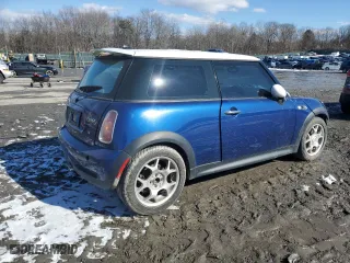 2004 MINI Cooper Hardtop S with VIN WMWRE33484TD75437, listed as a Copart auction lot 45514355 with 0 mi miles and Clean Title. Bid and sale history available at carsss.com. Image 3.