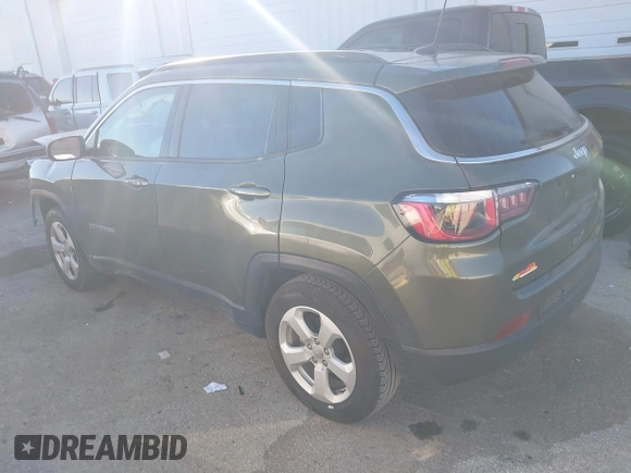 2019 Jeep Compass Altitude z VIN 3C4NJCBB6KT637645, wystawiony jako IAAI lot #40686310 z przebiegiem 60 215 mil mil oraz . Historia ofert i sprzedaży dostępna na DreamBid. Obrazek 3.