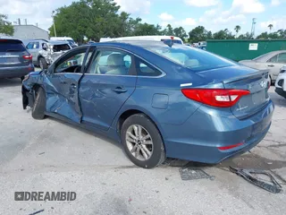 2015 Hyundai Sonata SE z VIN 5NPE24AF6FH105910, wystawiony jako IAAI lot #42272532 z przebiegiem Nie podano mil oraz . Historia ofert i sprzedaży dostępna na DreamBid. Obrazek 3.