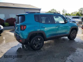 2022 Jeep Renegade Altitude z VIN ZACNJDE19NPN77457, wystawiony jako Copart lot #57131535 z przebiegiem 21 063 mil mil oraz Szkoda całkowita • Salvage title. Historia ofert i sprzedaży dostępna na DreamBid. Obrazek 3.