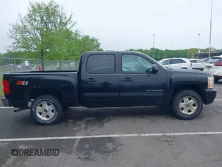 2010 Chevrolet Silverado 1500 LT with VIN 3GCRKSE33AG290425, listed as a IAAI auction lot 42193206 with 243,880 mi miles and . Bid and sale history available at DreamBid. Image 13.