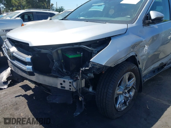 2017 Toyota Highlander Limited with VIN 5TDYZRFH4HS210037, listed as a IAAI auction lot 42666780 with 89,540 mi miles and . Bid and sale history available at DreamBid. Image 6.