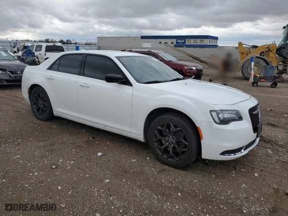 2019 Chrysler 300 Touring with VIN 2C3CCARGXKH649267, listed as a Copart auction lot 79450204 with 89,591 mi miles and Salvage Title. Bid and sale history available at carsss.com. Image 4.