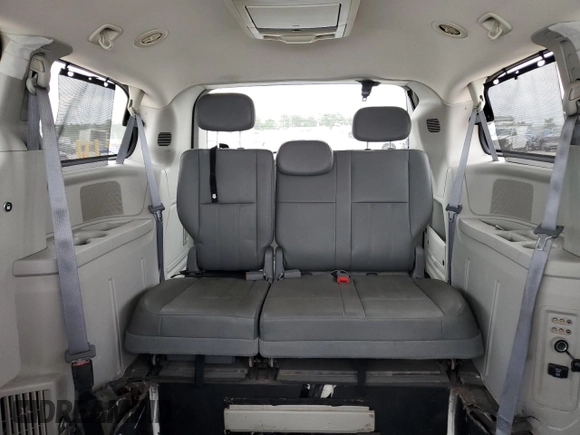 2010 Chrysler Town & Country Touring with VIN 2A4RR5D14AR129955, listed as a Copart auction lot 54684045 with 113,086 mi miles and Salvage Title. Bid and sale history available at DreamBid. Image 10.
