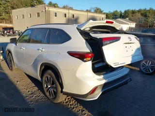 2023 Toyota Highlander L with VIN 5TDKDRBH2PS527274, listed as a IAAI auction lot 40765182 with 3,642 mi miles. Bid and sale history available at carsss.com. Image 14.