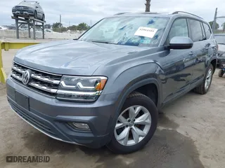 2018 Volkswagen Atlas 3.6L V6 SE with VIN 1V2LR2CA4JC560878, listed as a IAAI auction lot 42064189 with 142,834 mi miles. Bid and sale history available at carsss.com. Image 2.