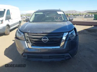 2024 Nissan Pathfinder SV z VIN 5N1DR3BA9RC276196, wystawiony jako IAAI lot #42761906 z przebiegiem 31 693 mil mil oraz . Historia ofert i sprzedaży dostępna na DreamBid. Obrazek 12.