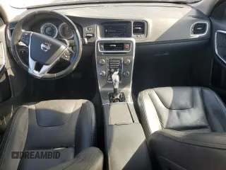 2013 Volvo S60 T5 Premier z VIN YV1612FS8D2185589, wystawiony jako Copart lot #58694315 z przebiegiem 130 091 mil mil oraz Czysty tytuł • Clean title. Historia ofert i sprzedaży dostępna na DreamBid. Obrazek 8.