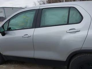 2017 Chevrolet Trax LS z VIN KL7CJKSB4HB183582, wystawiony jako IAAI lot #41900597 z przebiegiem 91 507 mil mil oraz . Historia ofert i sprzedaży dostępna na DreamBid. Obrazek 14.