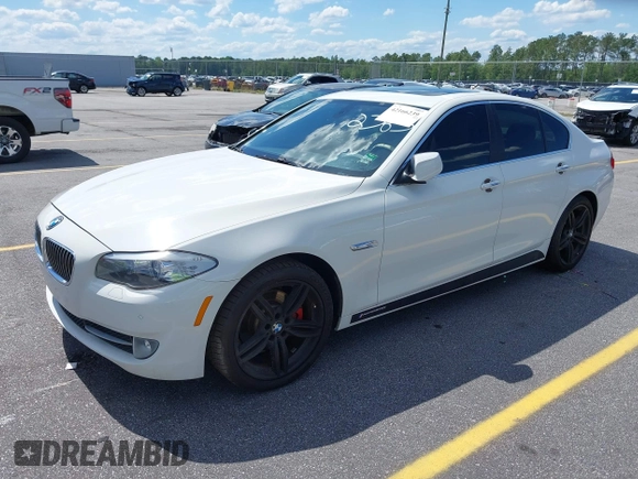 2012 BMW 5 Series 528i z VIN WBAXG5C55CDW66358, wystawiony jako IAAI lot #42166239 z przebiegiem 81 336 mil mil oraz . Historia ofert i sprzedaży dostępna na DreamBid. Obrazek 2.