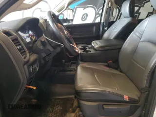 2020 Ram 2500 Tradesman z VIN 3C6UR5HJ1LG111844, wystawiony jako Copart lot #52604845 z przebiegiem 228 392 mil mil oraz Szkoda całkowita • Salvage title. Historia ofert i sprzedaży dostępna na DreamBid. Obrazek 7.