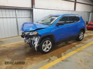 2024 Jeep Compass Latitude z VIN 3C4NJDBN9RT606741, wystawiony jako Copart lot #56697525 z przebiegiem 28 605 mil mil oraz Szkoda całkowita • Salvage title. Historia ofert i sprzedaży dostępna na DreamBid. Obrazek 1.