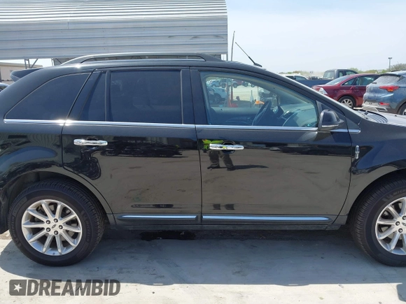 2013 Lincoln MKX z VIN 2LMDJ6JK6DBL44437, wystawiony jako IAAI lot #41867123 z przebiegiem 89 386 mil mil oraz . Historia ofert i sprzedaży dostępna na DreamBid. Obrazek 14.