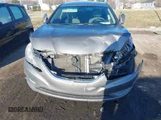 2012 Hyundai Sonata SE with VIN 5NPEC4ABXCH445938, listed as a IAAI auction lot 41834148 with 149,506 mi miles and . Bid and sale history available at carsss.com. Image 6.