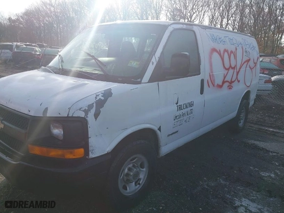 2004 Chevrolet Express Cargo Van with VIN 1GCHG35UX41177022, listed as a IAAI auction lot 41353145 with 179,227 mi miles. Bid and sale history available at carsss.com. Image 2.
