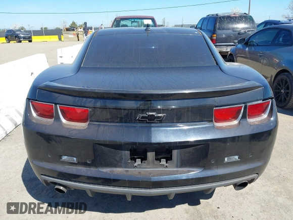 2011 Chevrolet Camaro 1LT z VIN 2G1FB1ED6B9103429, wystawiony jako IAAI lot #41884662 z przebiegiem 135 556 mil mil oraz . Historia ofert i sprzedaży dostępna na DreamBid. Obrazek 16.