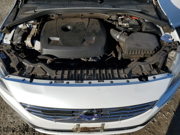 2015 Volvo V60 T5 Drive-E Platinum with VIN YV140MEM1F1266256, listed as a Copart auction lot 83092644 with 44,048 mi miles and Salvage Title. Bid and sale history available at carsss.com. Image 11.