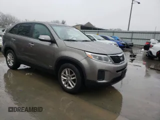 2015 Kia Sorento LX with VIN 5XYKTCA64FG632314, listed as a Copart auction lot 39826304 with 96,741 mi miles and Salvage title. Bid and sale history available at DreamBid. Image 4.