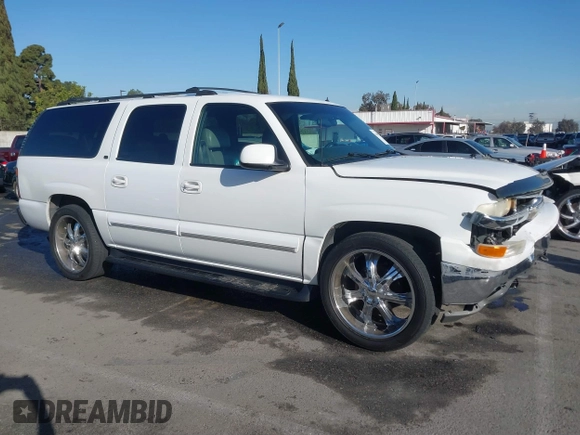 2002 Chevrolet Suburban LS with VIN 1GNEC16T32J198422, listed as a IAAI auction lot 41699753 with 204,504 mi miles. Bid and sale history available at carsss.com. Image 13.