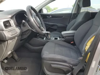 2019 Kia Sorento LX with VIN 5XYPG4A30KG453588, listed as a Copart auction lot 48897195 with 306,106 mi miles and Salvage Title. Bid and sale history available at carsss.com. Image 7.