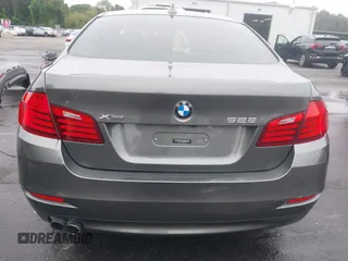 2014 BMW 5 Series 528i xDrive z VIN WBA5A7C53ED614914, wystawiony jako IAAI lot #42509306 z przebiegiem 137 903 mil mil oraz . Historia ofert i sprzedaży dostępna na DreamBid. Obrazek 16.