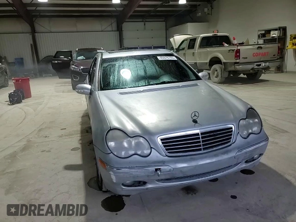 2002 Mercedes-Benz C 230/260/280/320 with VIN WDBRF64JX2E005125, listed as a Copart auction lot 45976765 with 257,456 mi miles and Salvage Title. Bid and sale history available at DreamBid. Image 10.