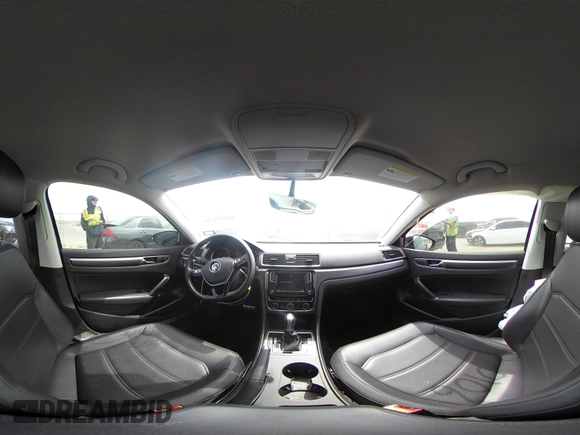 2018 Volkswagen Passat S z VIN 1VWAA7A35JC040106, wystawiony jako IAAI lot #41921626 z przebiegiem 60 785 mil mil oraz . Historia ofert i sprzedaży dostępna na DreamBid. Obrazek 18.