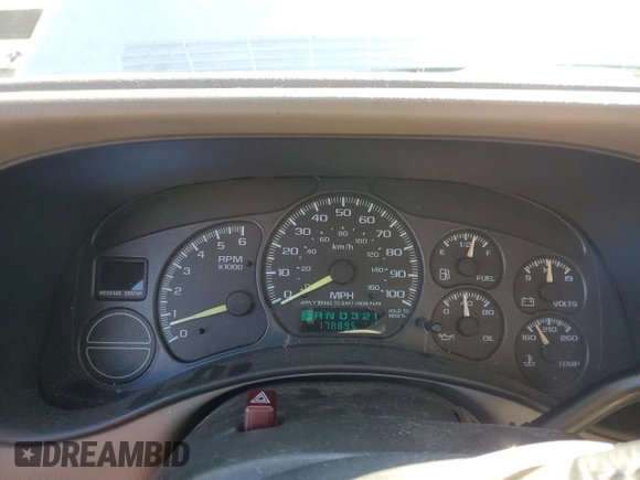 2000 GMC Yukon XL SLT with VIN 3GKFK16T3YG132578, listed as a Copart auction lot 43874005 with 178,895 mi miles and Salvage Title. Bid and sale history available at carsss.com. Image 9.
