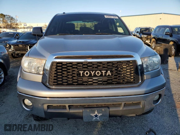 2010 Toyota Tundra z VIN 5TFDW5F1XAX142538, wystawiony jako Copart lot #83667104 z przebiegiem 192 446 mil mil oraz Szkoda całkowita • Salvage title. Historia ofert i sprzedaży dostępna na DreamBid. Obrazek 5.